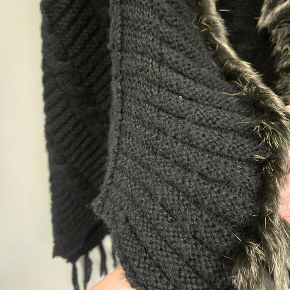 Mohair Wool Blend Y2K  Black Knit Fringe Vest Faux Fur Trim By Yag Couture ML Fo - Picture 5 of 13